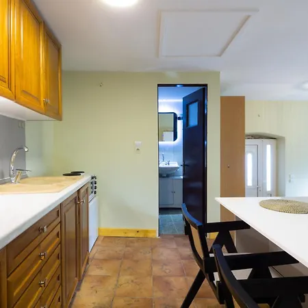 Nonna's Eftihia On The Hill * Argostolion